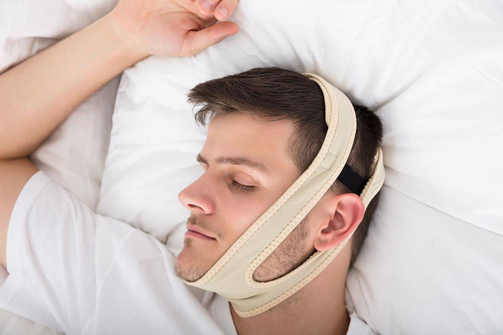 Know About The Causes And Symptoms Of Snoring And Aids That Help Overcome Snoring